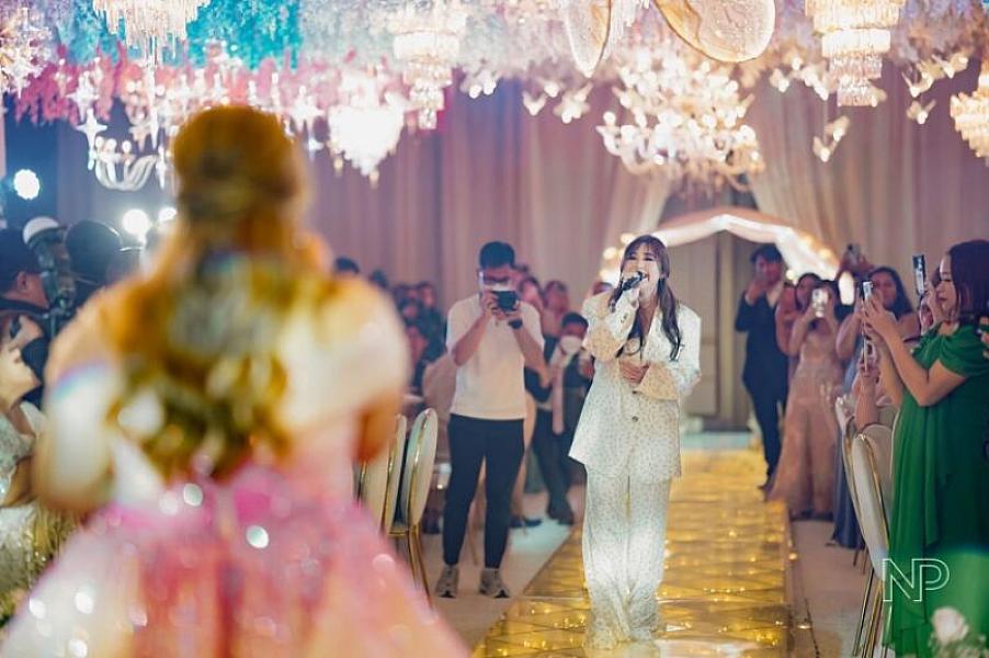 Debutante Gets A Priceless Surprise from Moira